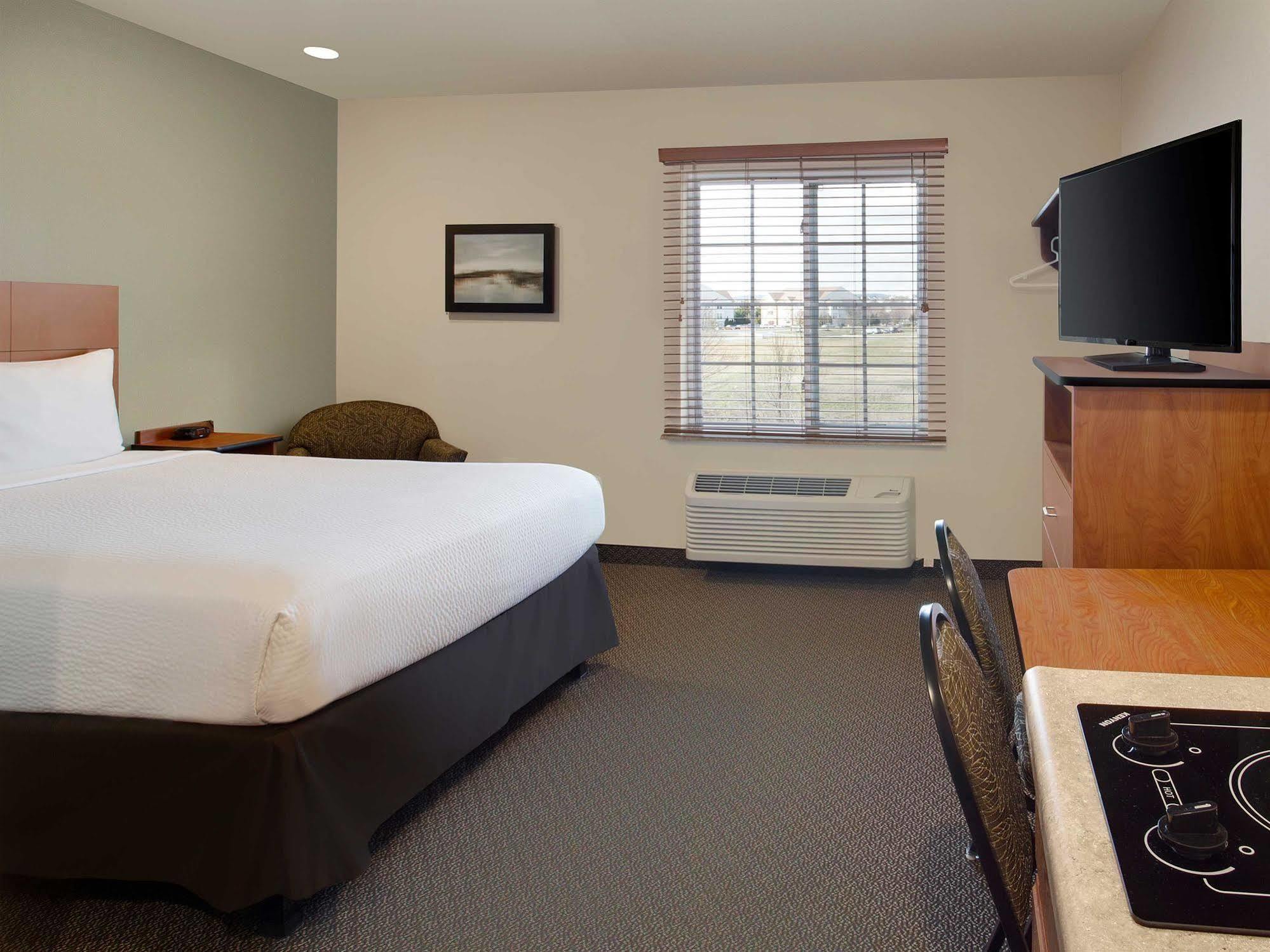 Woodspring Suites Frederick I-70 エクステリア 写真