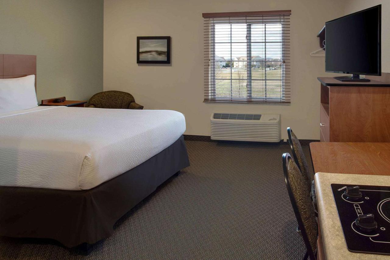 Woodspring Suites Frederick I-70 エクステリア 写真
