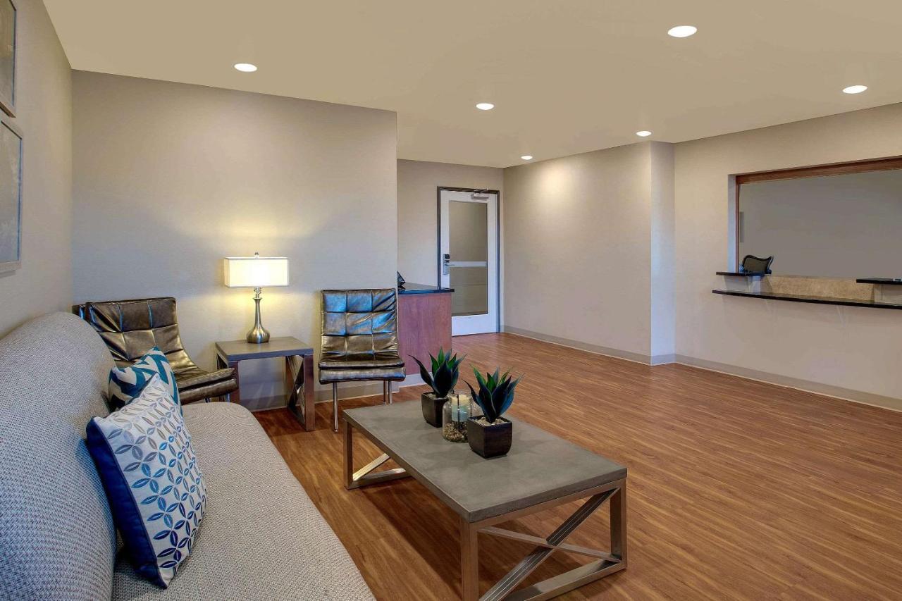 Woodspring Suites Frederick I-70 エクステリア 写真